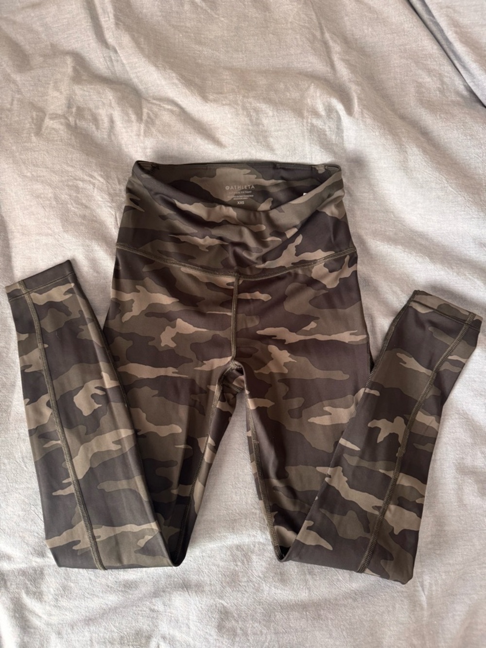 Athleta Ultimate 7/8 Camo Leggings w/pocket - XXS